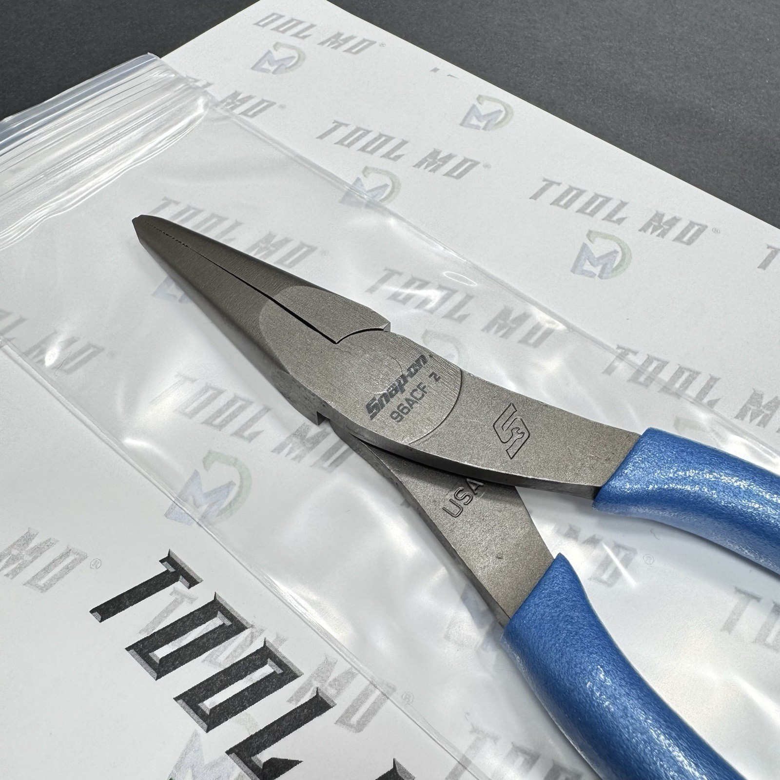 Snap-on Tools USA NEW PEARL BLUE 8″ Talon Soft Grip Needle Nose Pliers 96ACFPB