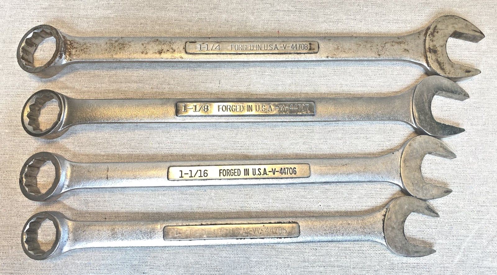 Craftsman 4 Piece SAE Large Combination Wrench Set 12 Point – 1″ to 1-1/4″