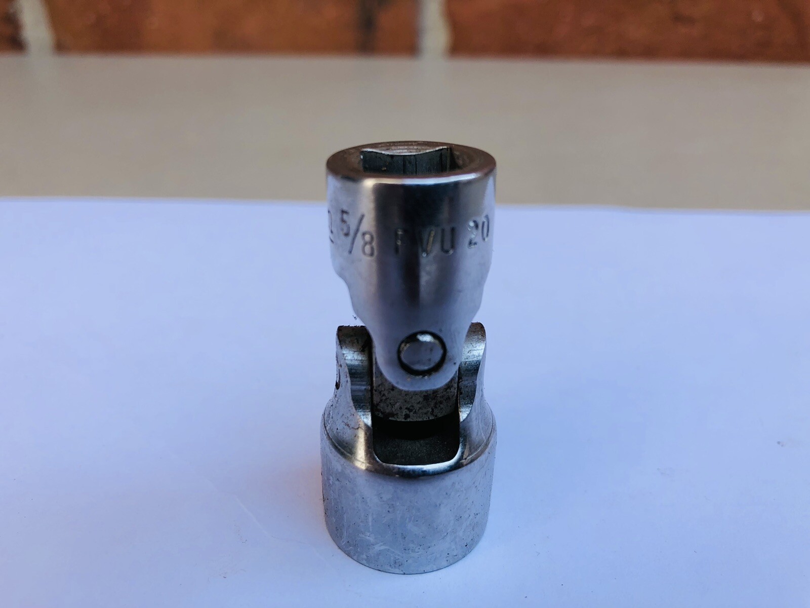 Snap-on Tools USA 5/8″ Universal Swivel Socket 3/8 Drive 12 Point FVU20