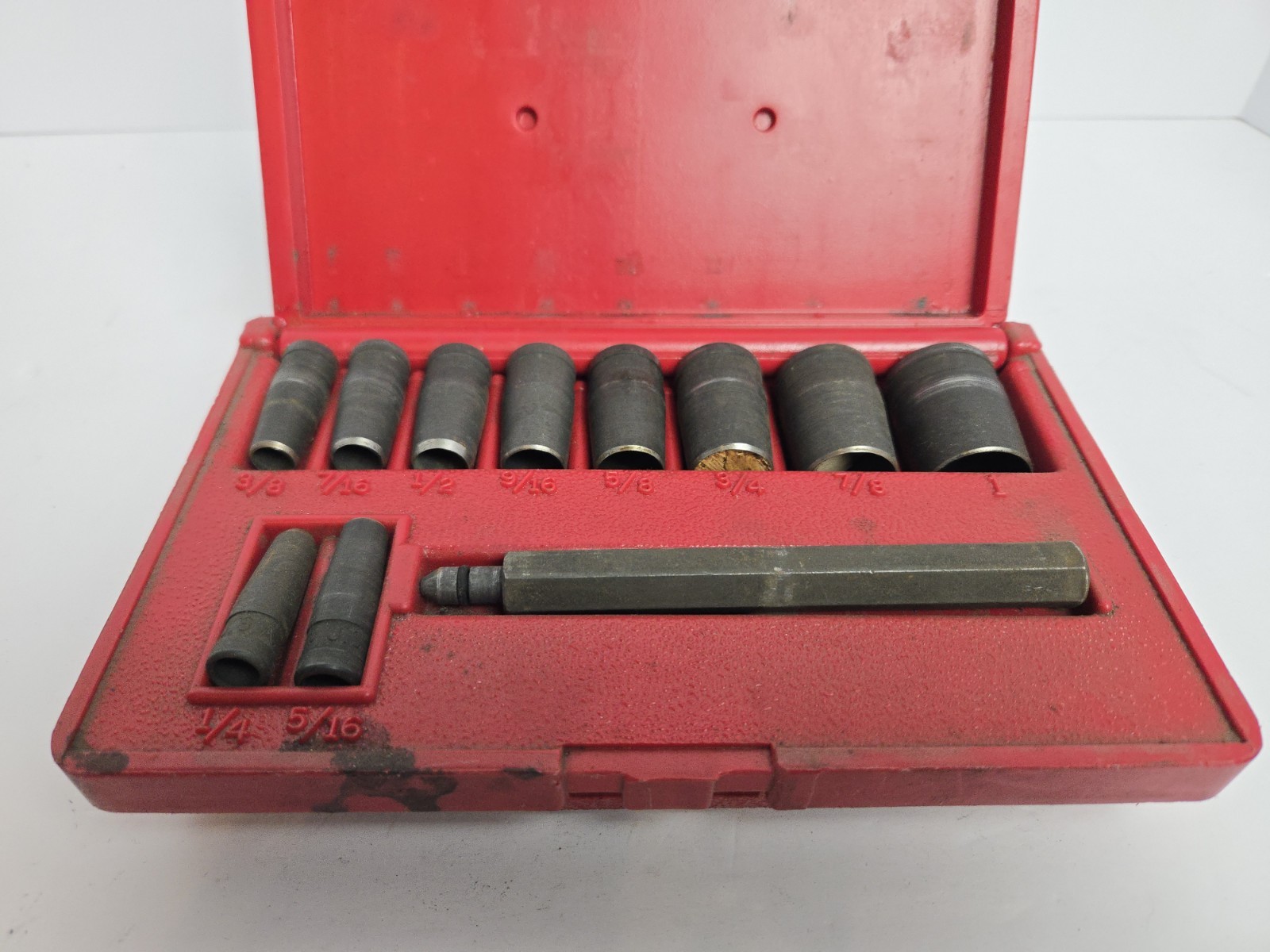 Blue Point Gasket Punch Set Great Conditon Hinge and Latch Intact Made In USA