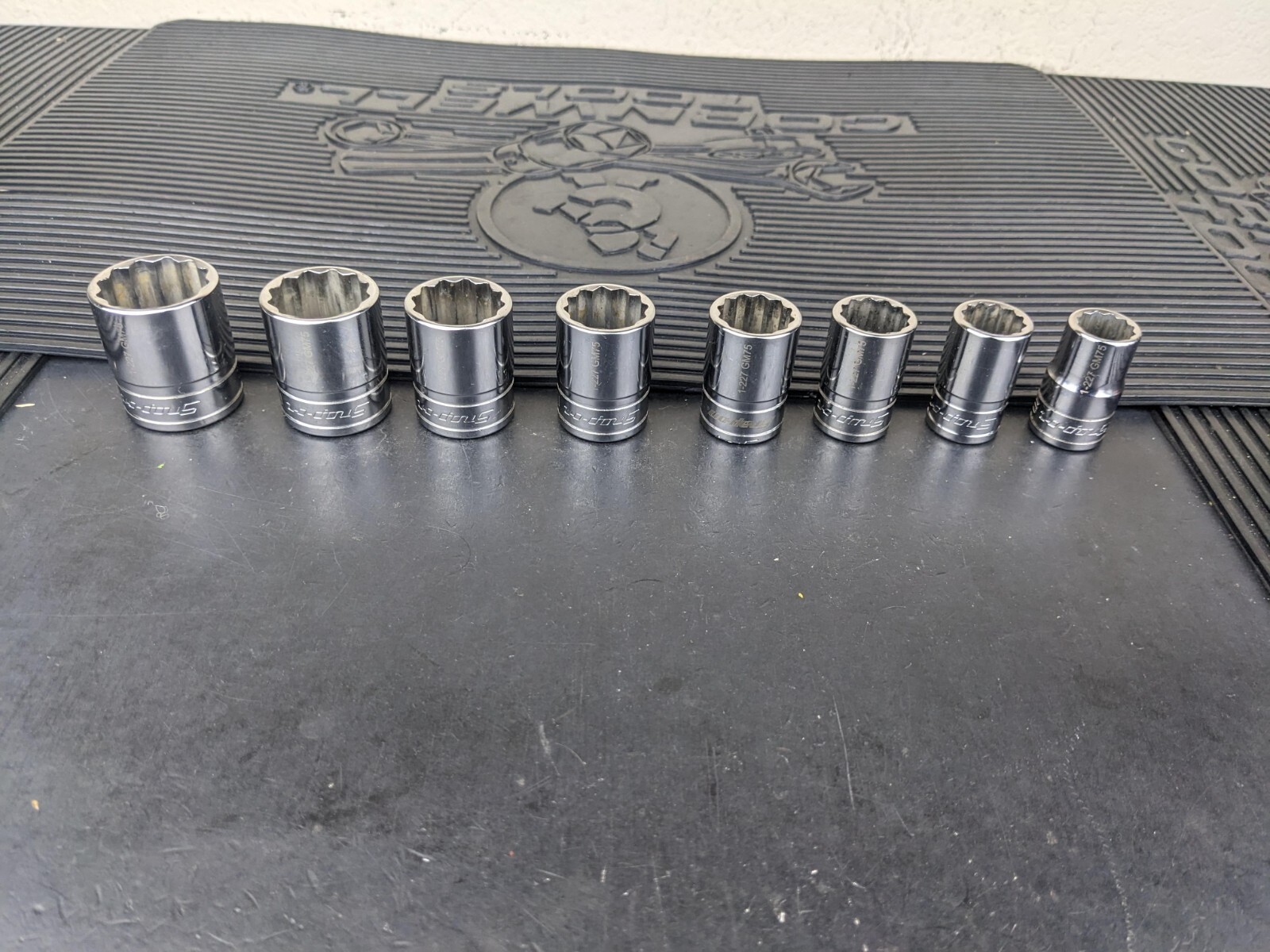 #av825 Snap-On Set 1/2″ Drive Socket Set 9/16″ to 1” SAE SW Series 12 Point