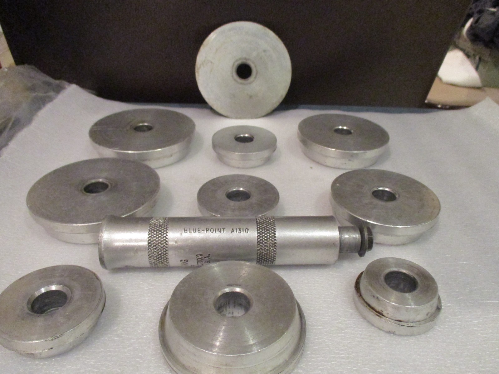 BLUE POINT BEARING RACE & SEAL DRIVER ( 11 PIECES INCL. THE SHAFT)