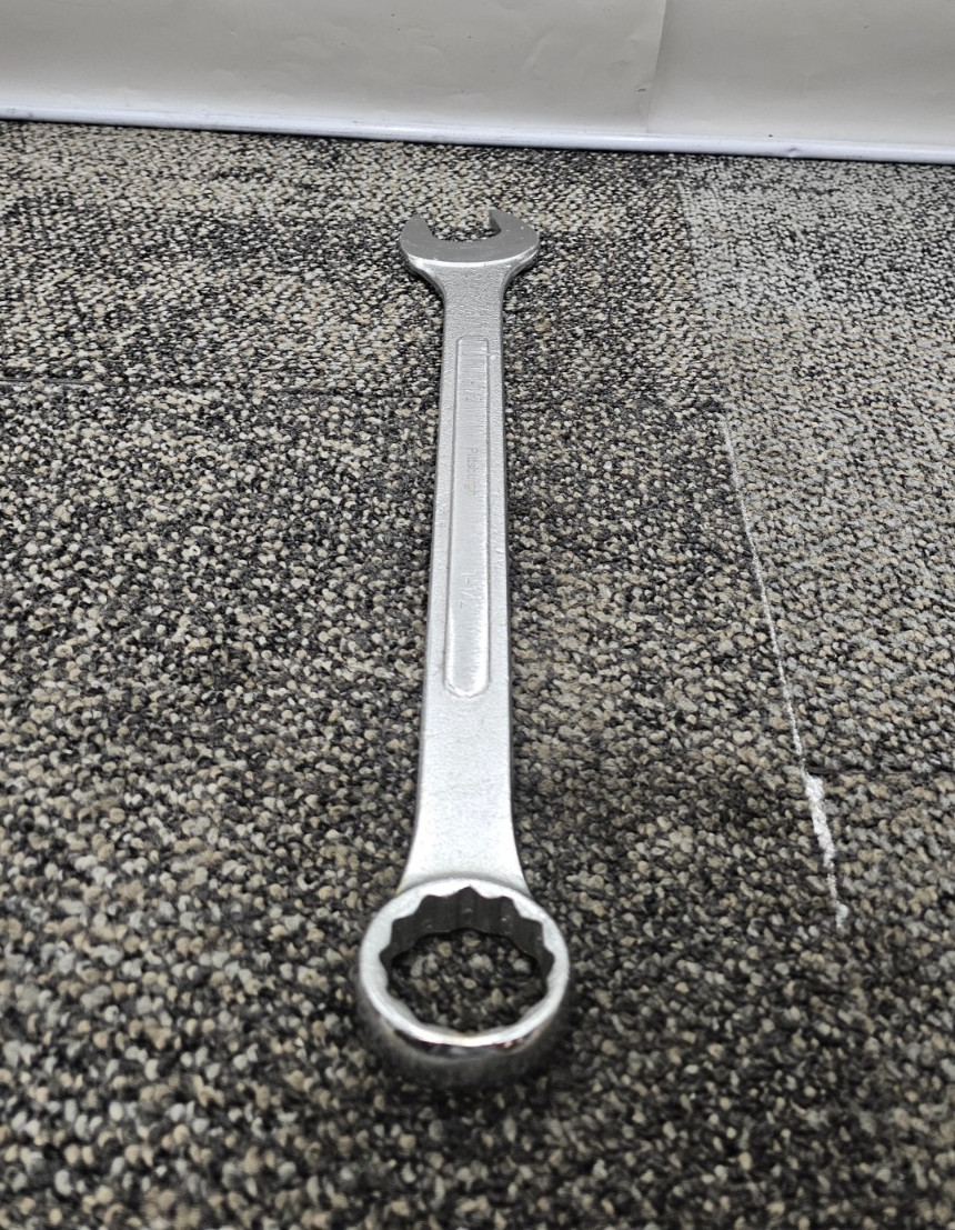 Pittsburgh 1-1/2 Inch Jumbo Combination Wrench Raised Panel Steel Tool 18 Inch