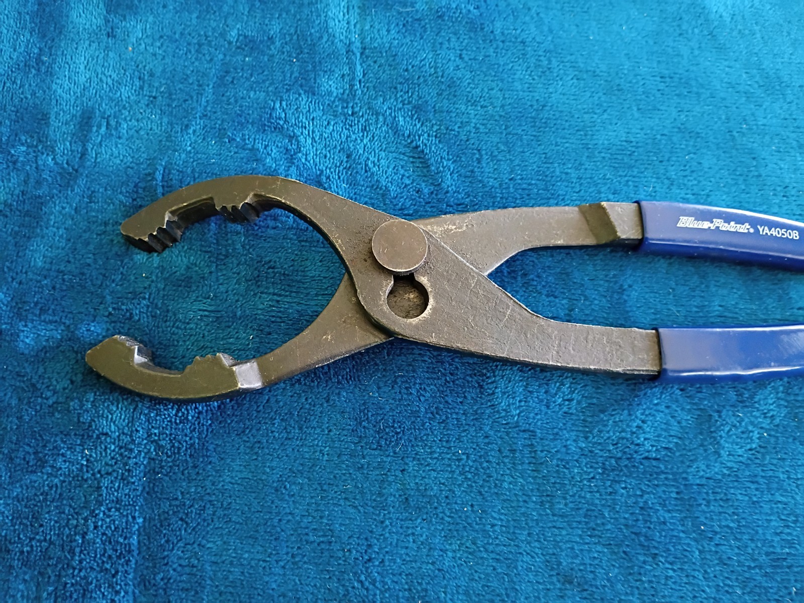 Blue Point USA Adjustable Slip Joint Oil Filter Pliers, 2.25″-4” YA4050B.