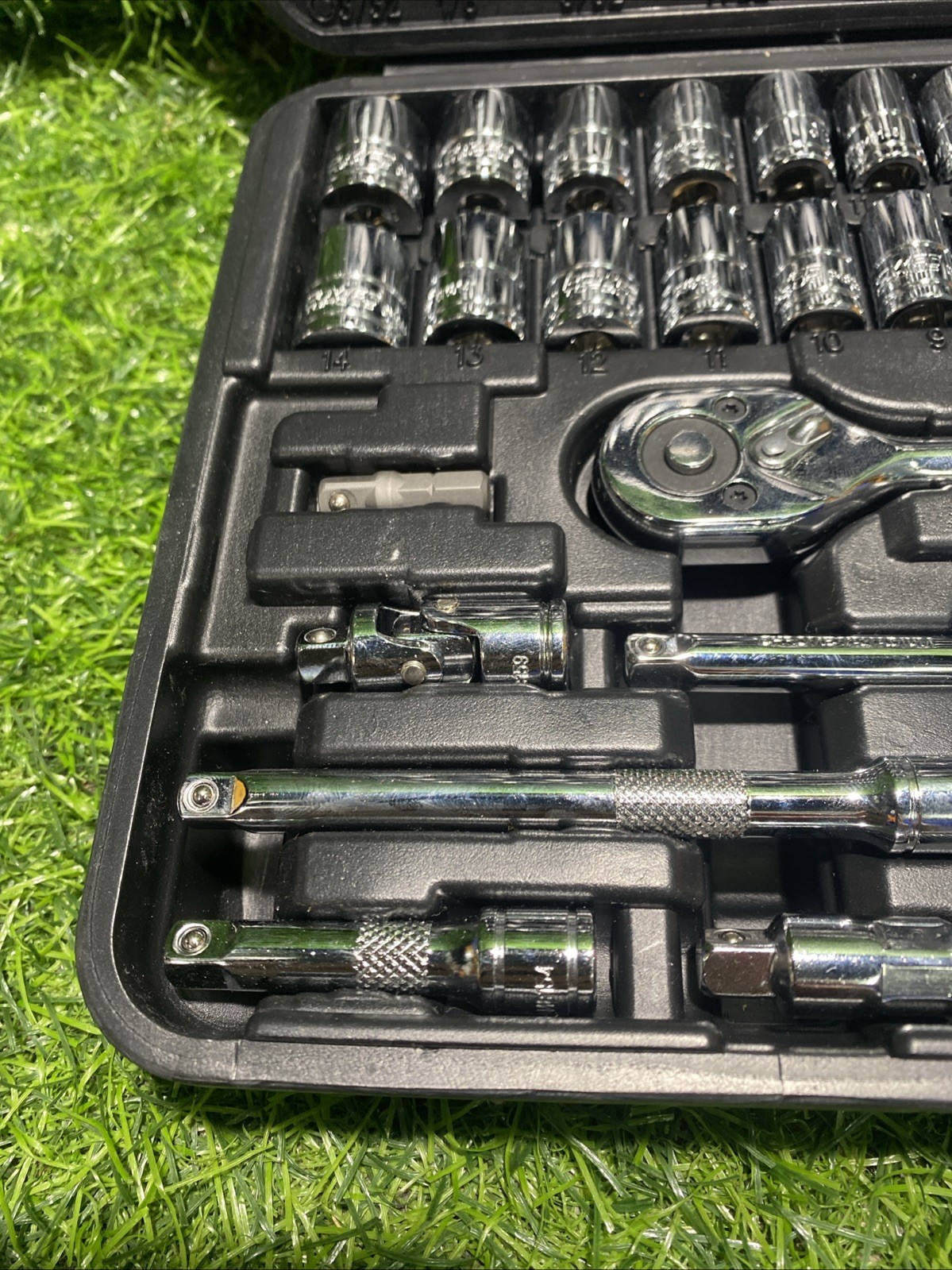 Power Torque 73 Piece 1/4 Inch Drive 6 Point SAE, Metric Tool Set – GM4324