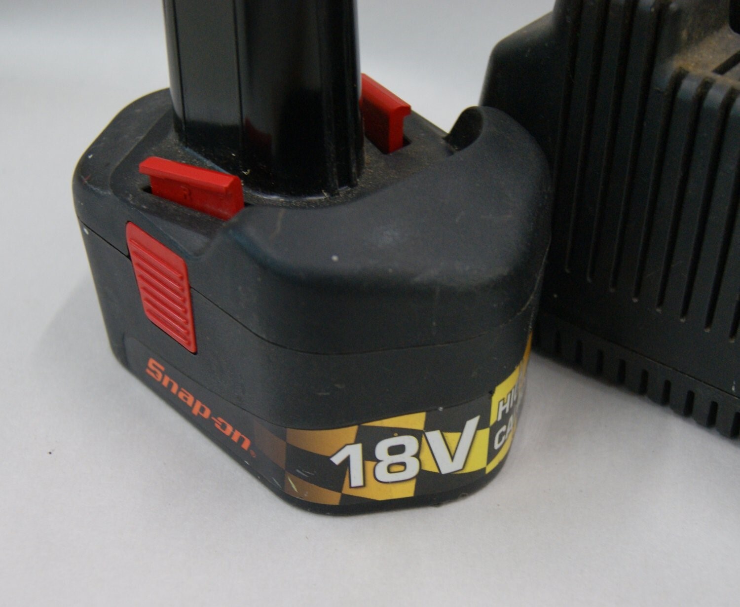 Snap-On Versavolt CTFL918 Cordless Fluorescent Work Light Battery Charger SH6010