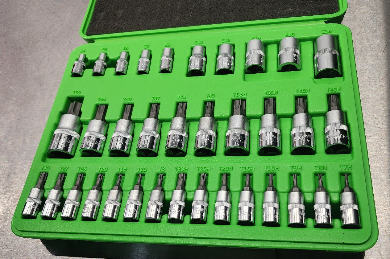 OEMTOOLS 25951 35 Piece 1/4″, 3/8″ and 1/2″ Drive Star / Torx Bit Set