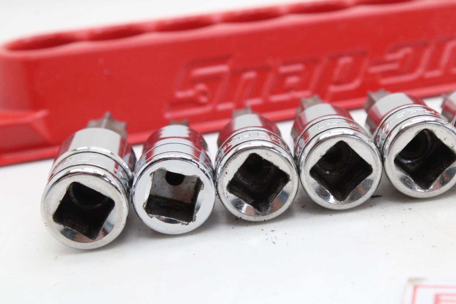 Snap On 212EFTXY T8-T55 12 Piece 1/4″/3/8″ Drive TORX Bit Standard Socket Set