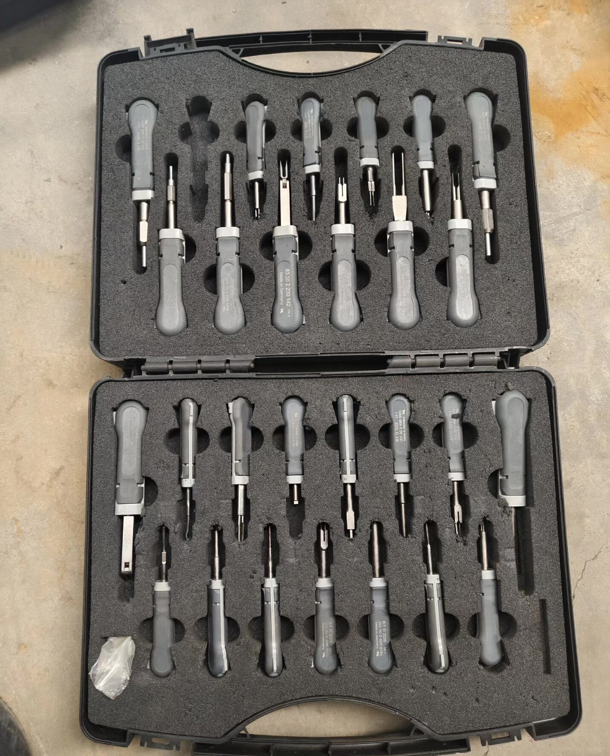 Genuine BMW Terminal Release Tool Set 610300 83302230142 German Partial Set