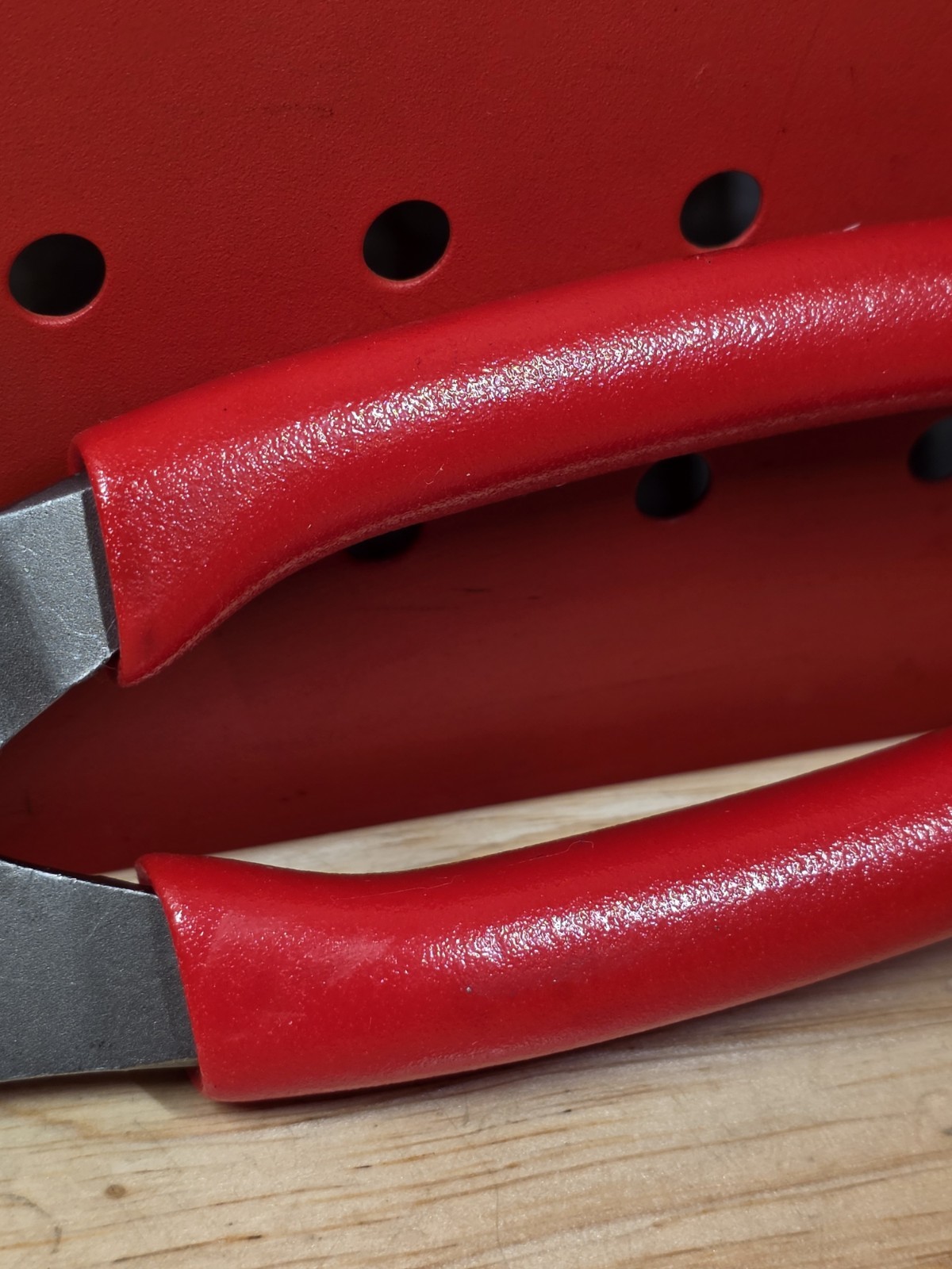 Snap-on Tools NICE LN47ACF 9″ Talon Grip Long Nose Slip Joint Pliers USA Red