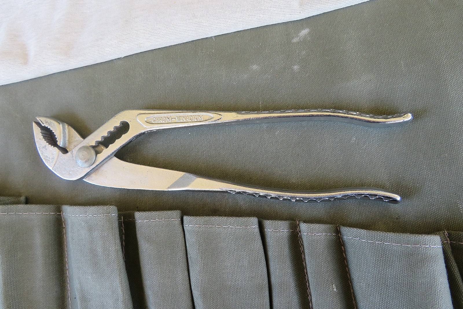 Mercedes OEM W113 230SL 250SL 280SL W111 ON BOARD TOOL KIT– ORIGINAL & COMPLETE