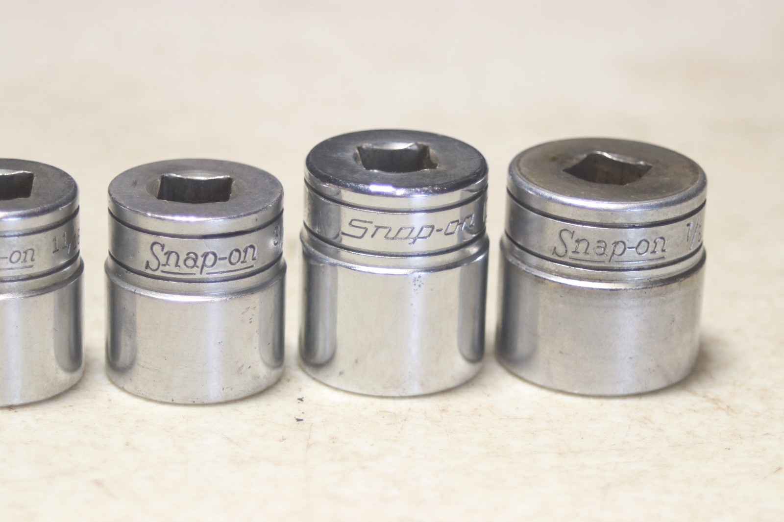 Snap On 3/8 Inch Drive 12 Point SAE Socket Set 1/4 to 7/8