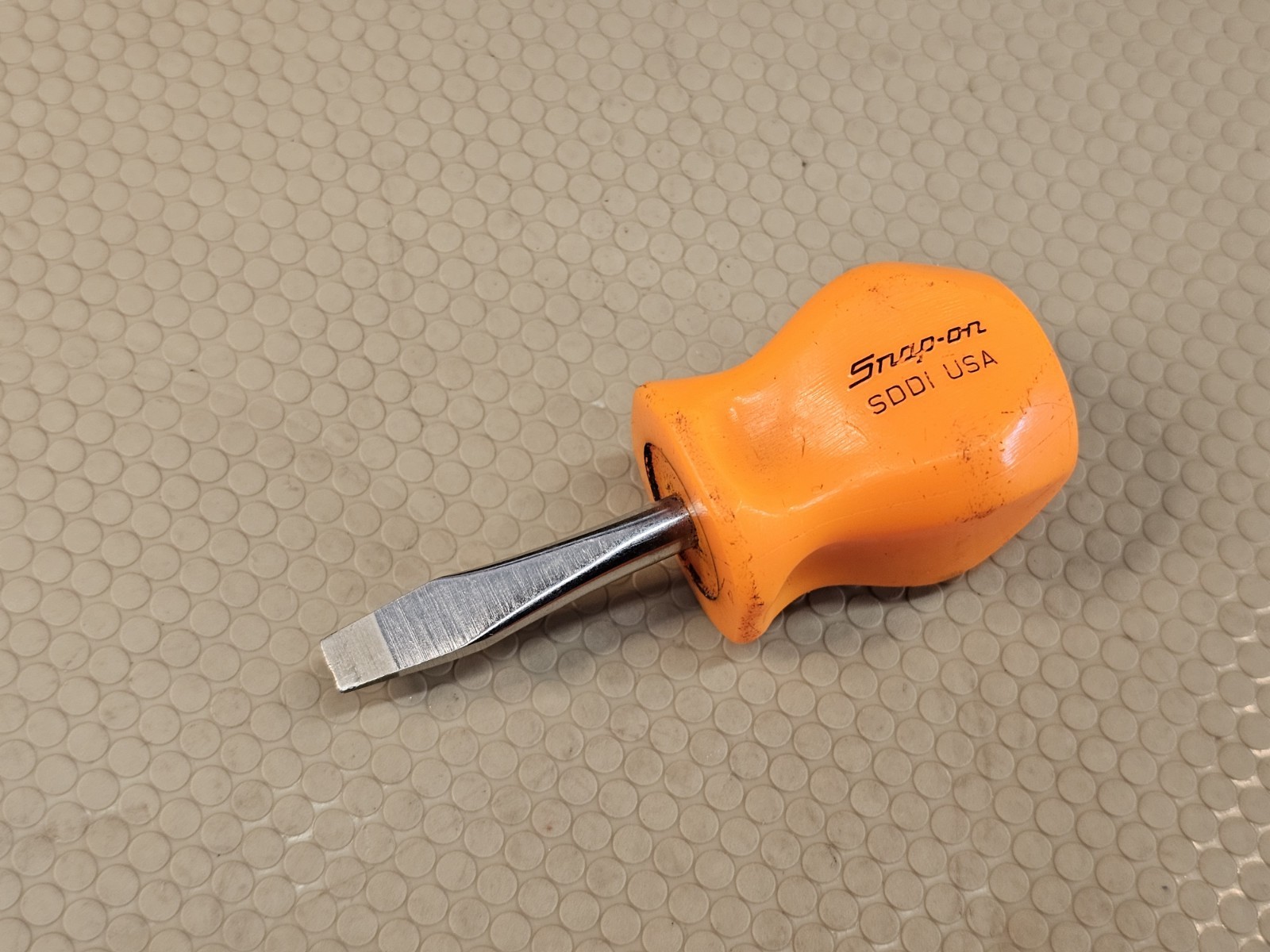 Snap-on SDD1 1/4″ x 1-1/2″ Hard Orange Handle Flat/Slotted Stubby Screwdriver US
