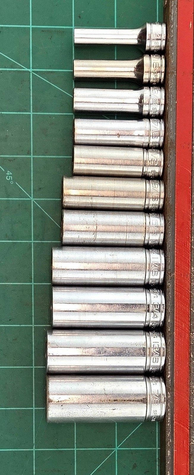 Snap On 211SFSY 3/8″ Dr 1/4″-7/8″ Deep SAE Socket Set 6 point 11 pcs w/ Mag Tray
