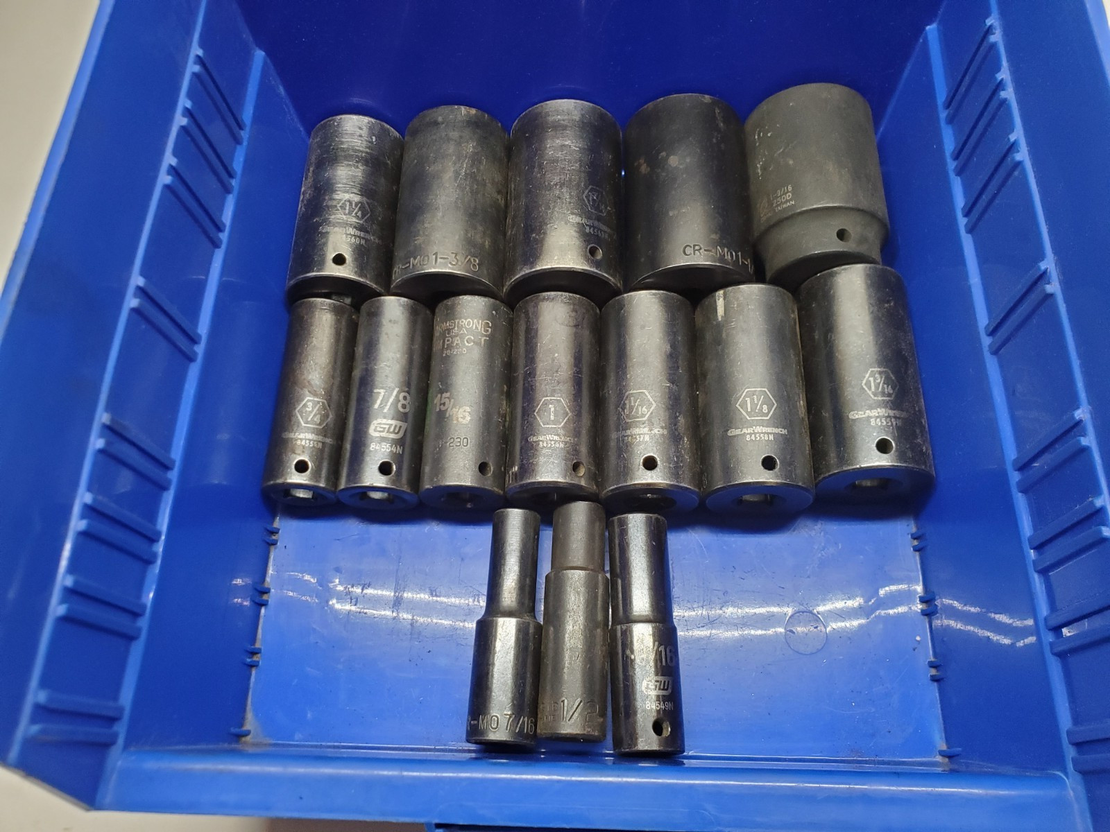 15-PCS GearWrench + More 7/16″ to 1-9/16″ Deep Impact Socket Set, 1/2″ Drive.