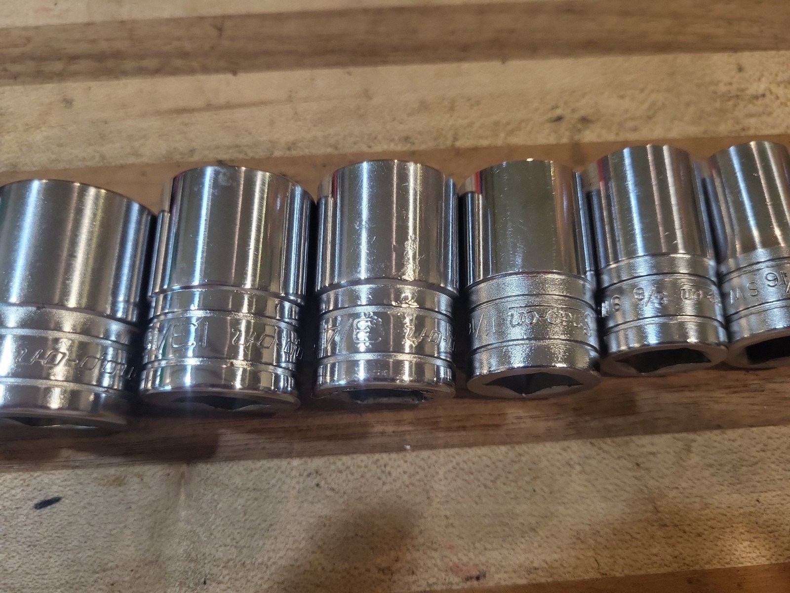 Snap On 10 Pc. 1/2″ Drive 12 Pt SAE Shallow Socket Set 7/16″-1″ SW 141-SW321