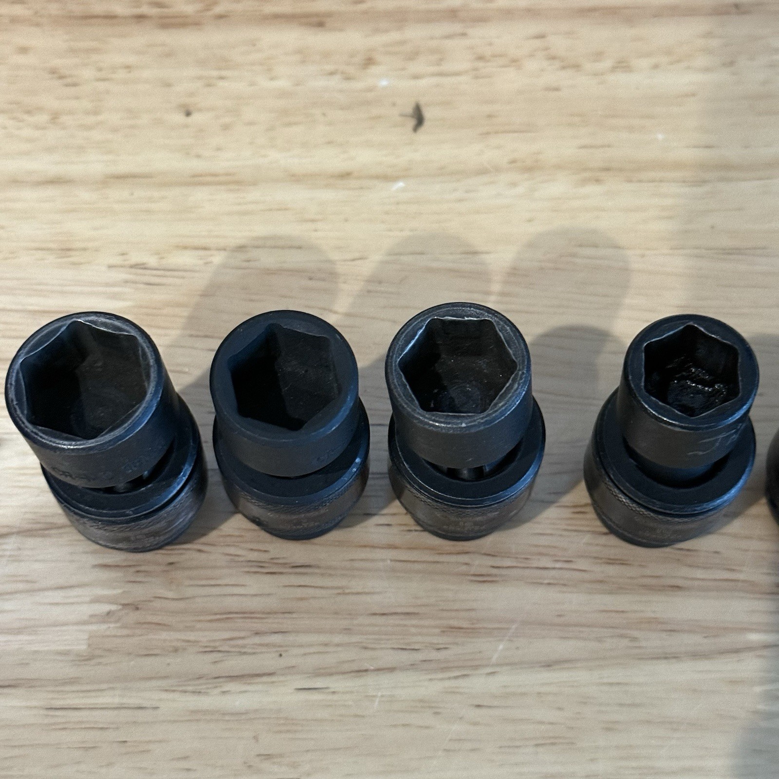 3/8 Drive Expert By Mac Tools Swivel metric Impact (10,11,12,13,14,16 And 18)