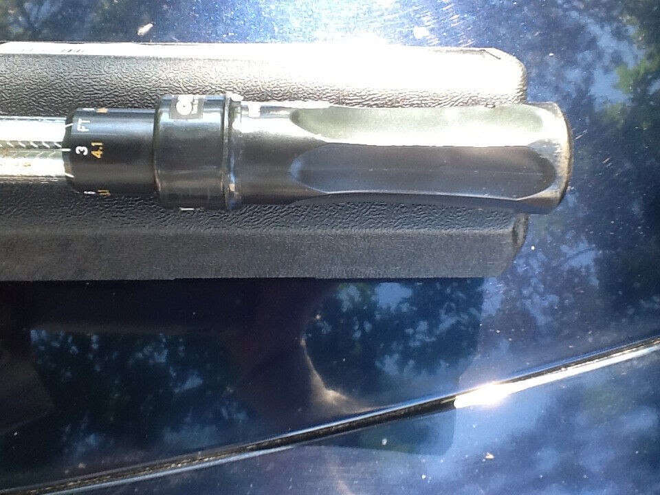 OEM Tools 1/2″ Drive Click Type Torque Wrench (25-250 Ft Lb)