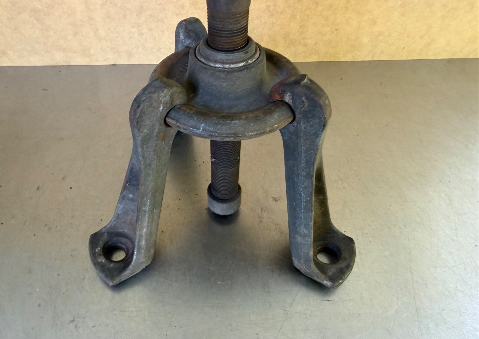 Vintage Original Herbrand 825 Hub Puller 3 Jaw Wheel Axle Puller Heavy-Duty USA