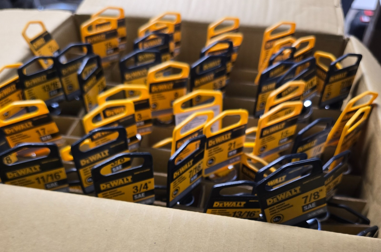 (90pcs LOT) DeWalt Sockets, Deep 12pt, SAE, MM, 3/8″ DR, size variety *SEE PICS*