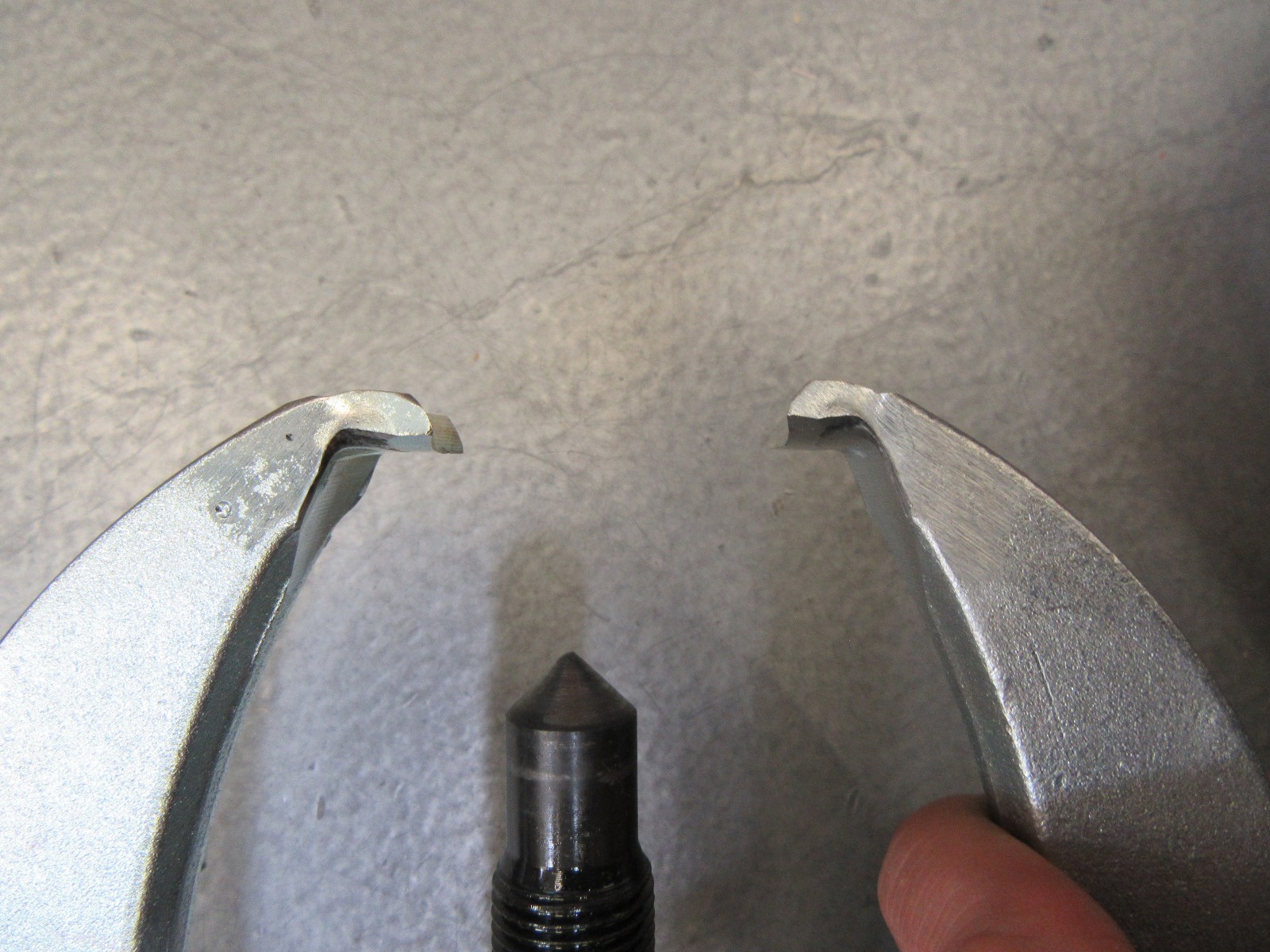 Power Team Posi Lock PT208 Gear and Bearing Puller – Bent Tips