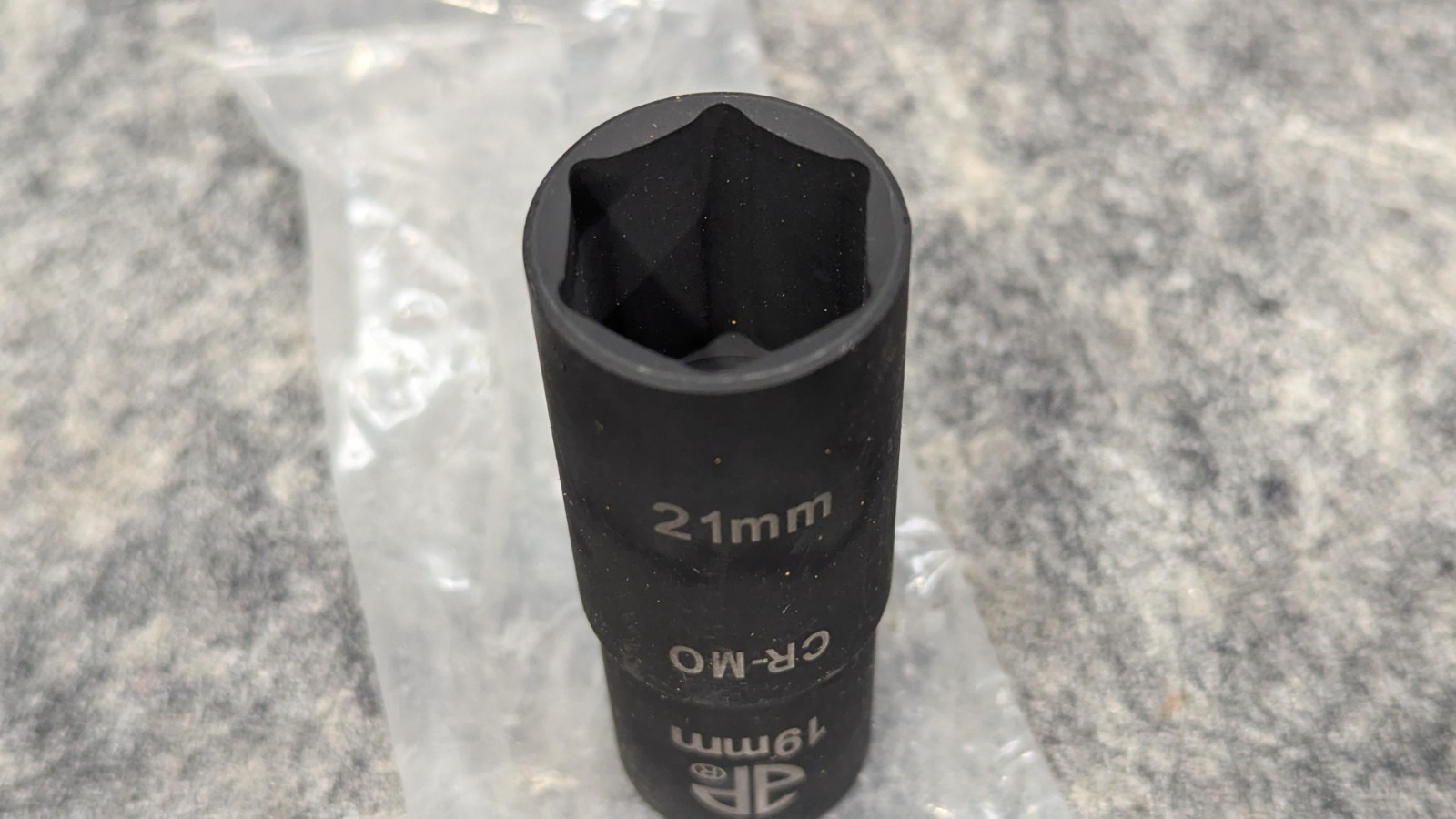 Specialty Products 1/2″ Square Drive Flip Socket w/ 19mm & 21mm Openings 79240