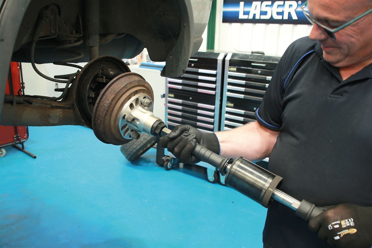 WHILE STOCKS LAST!! Laser Tools 9210 Bi-Directional Pneumatic Air Slide Hammer