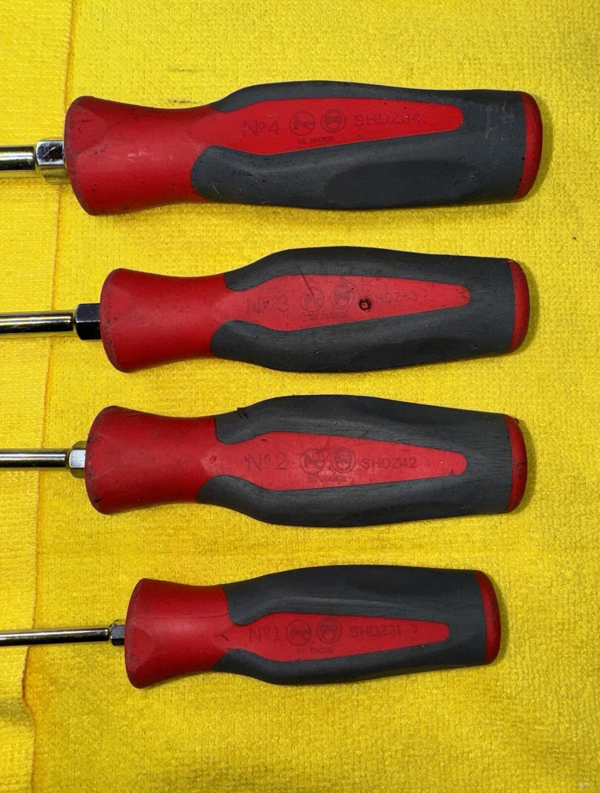 Snap On Tools SHDZ40R SDDD41MB 4pc Red & Gray Hard Grip Pozi PZ Screwdriver Set