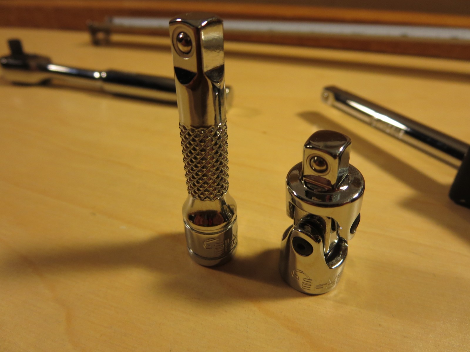 MATCO SILVER EAGLE 1/4″ DRIVE 5-PC Ratchet ,extensions , spinner and universal