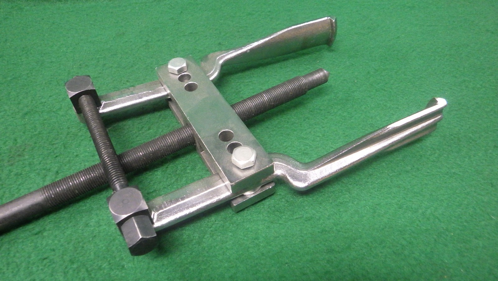OTC 1152 2 Jaw Puller 1-1/2 To 6” Spread 4” Reach Bearing-Hub-Pulley
