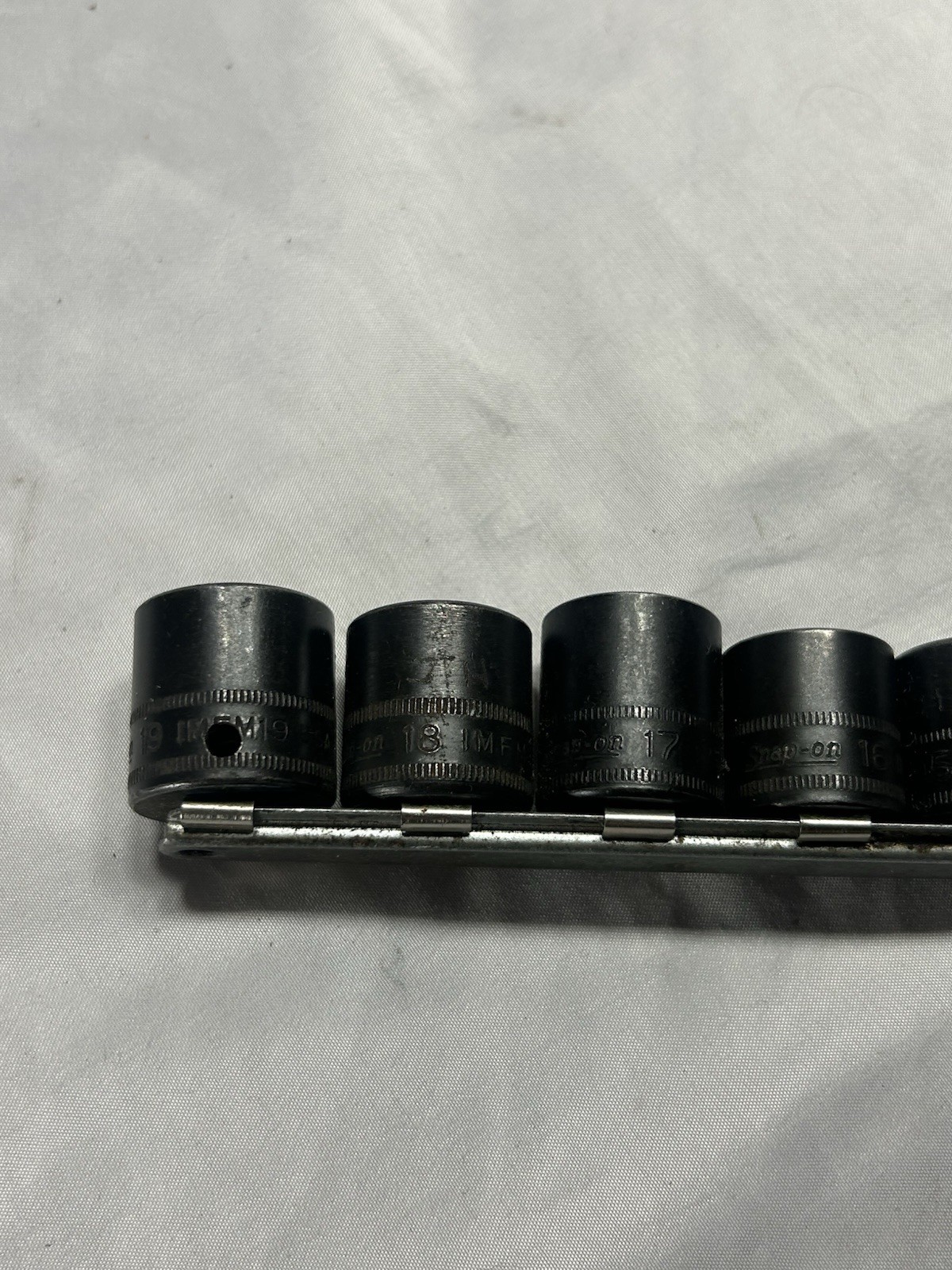 Snap-on™ 3/8″ drive 9mm to 19 mm 11pc 6-pt Shallow Impact Socket Set