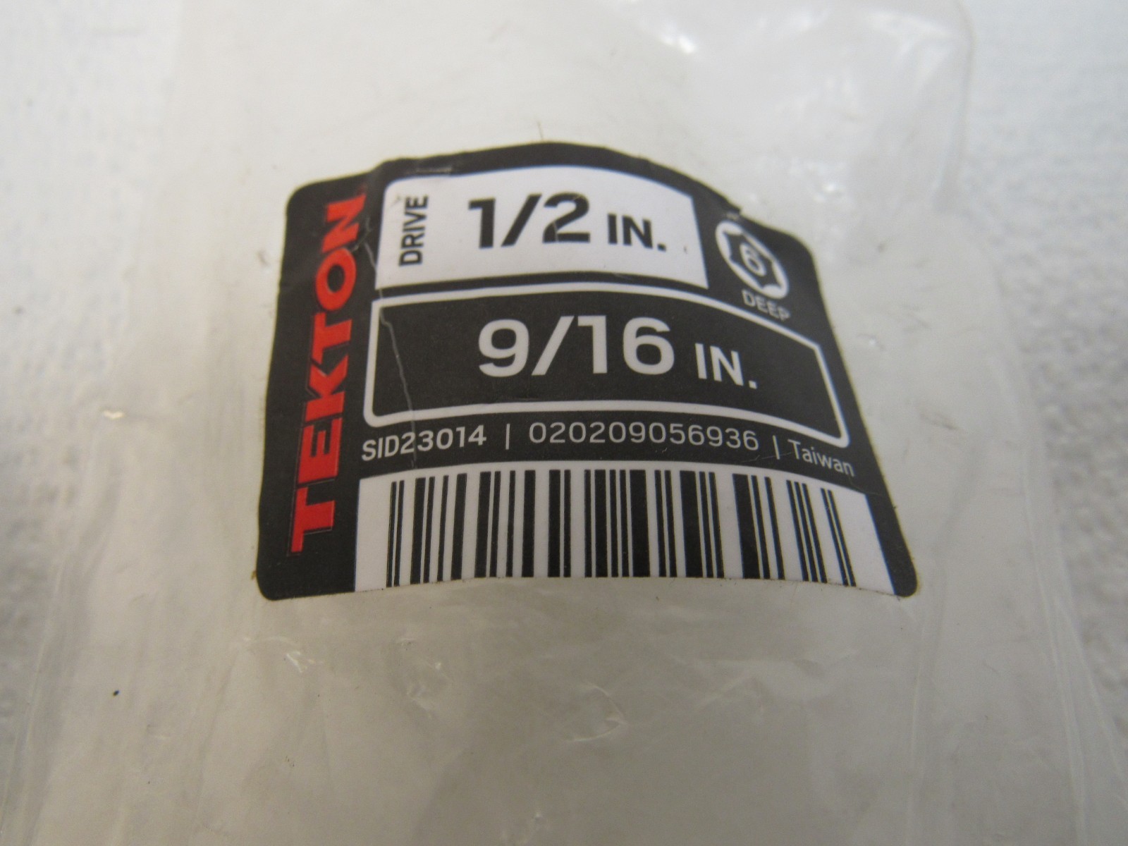Tekton 9/16″ x 1/2″ Drive 6 Point Deep Well Socket SID23014