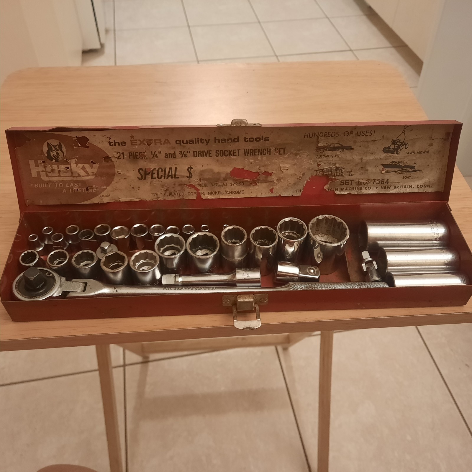 Vintage Husky 32 Pc Socket Set, Flex Ratchet, In Metal Case. All USA SAE/Metric