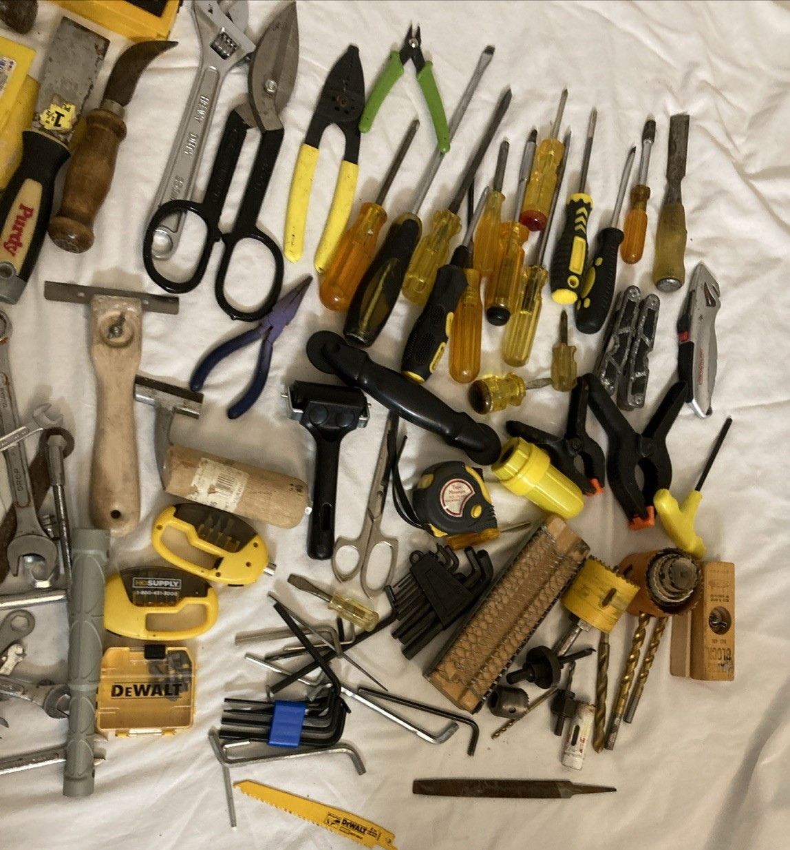 Mixed lot of Hand Tools Carpenter Plumbing Mechanic Screwdrivers Pipe Wrench ++