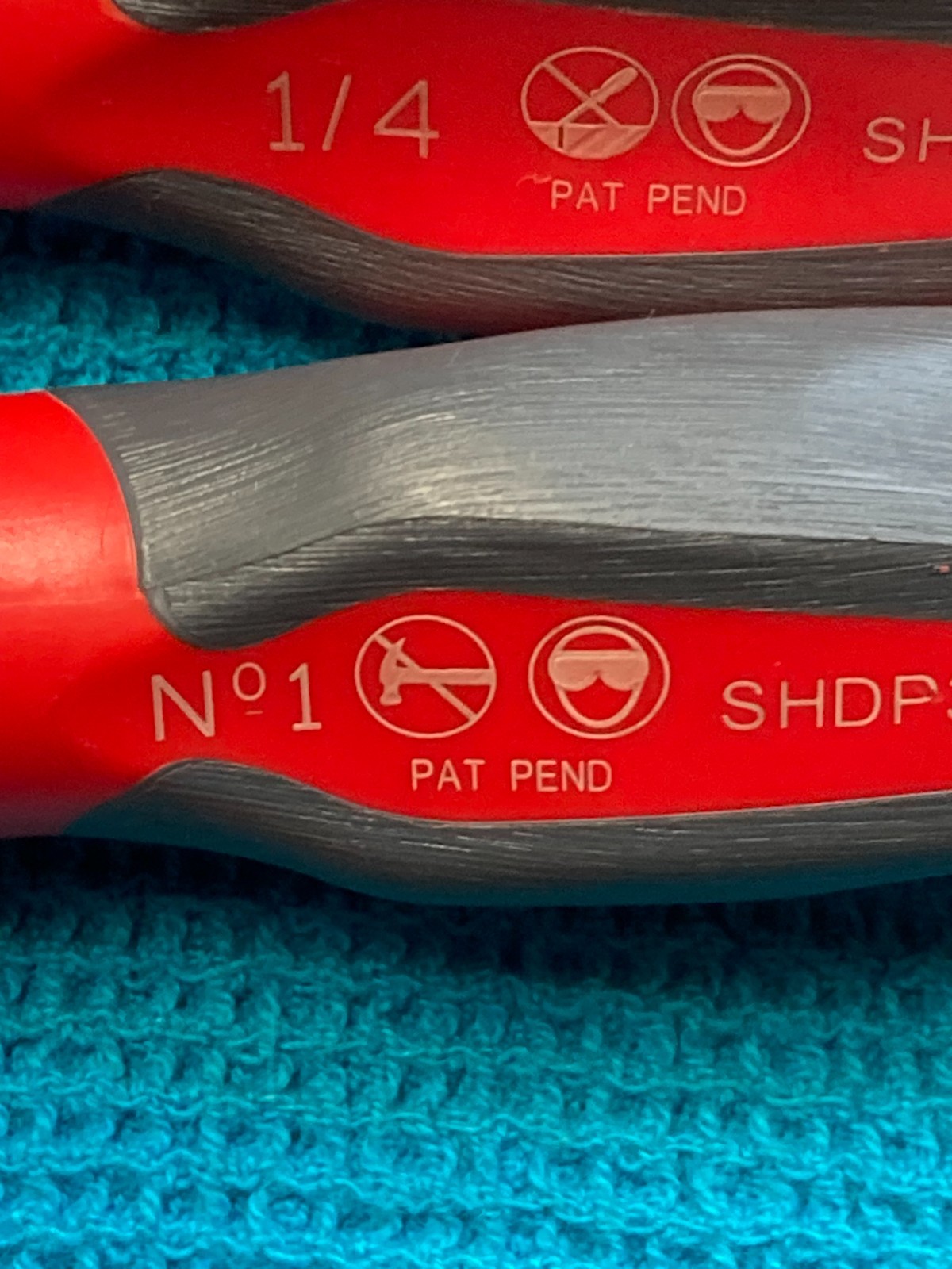 Snap-on™ Instinct Red hard Handled 6-piece Screwdriver