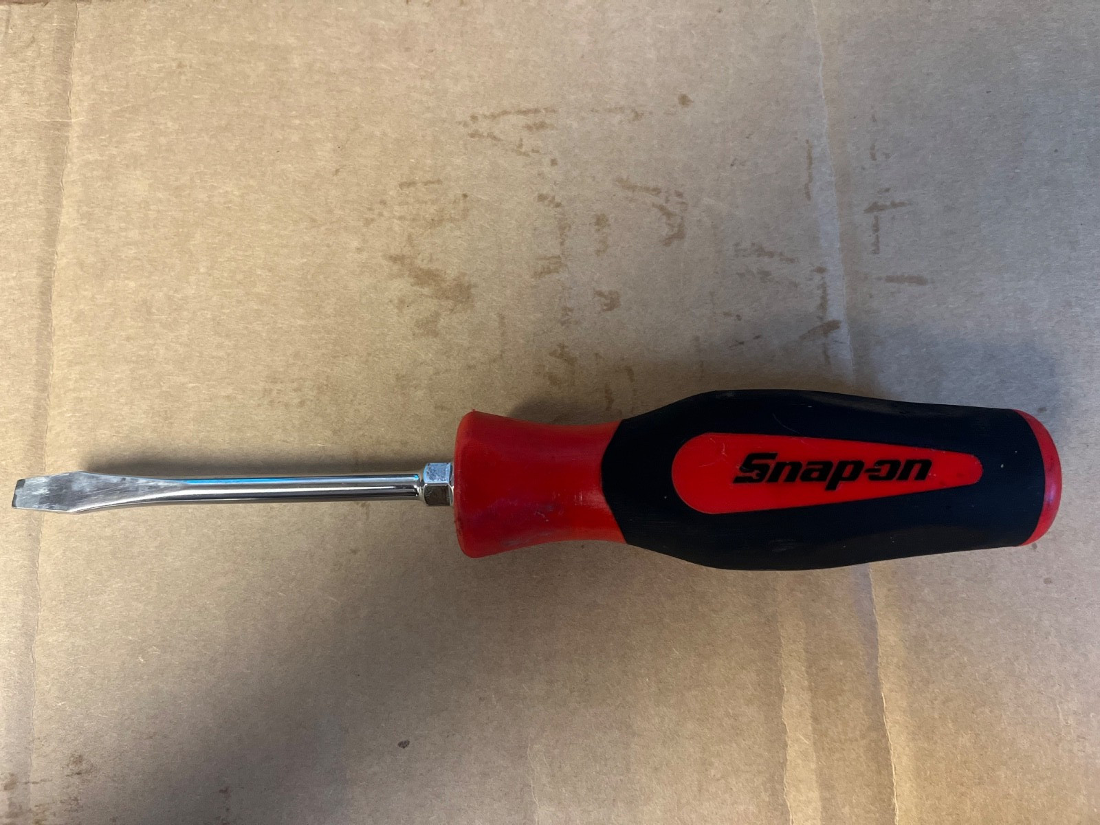 SNAP ON SGD4B – 9.75″ LONG FLAT BLADE COMFORT GRIP -RED/BLACK HANDLE-LOT#33