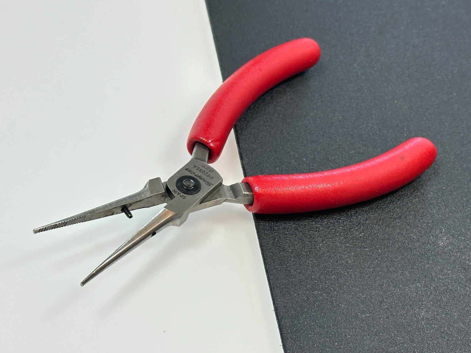 Snap-on Tools RED Soft Comfort Grip 5-1/2″ Needle Nose Precision Pliers P92055A