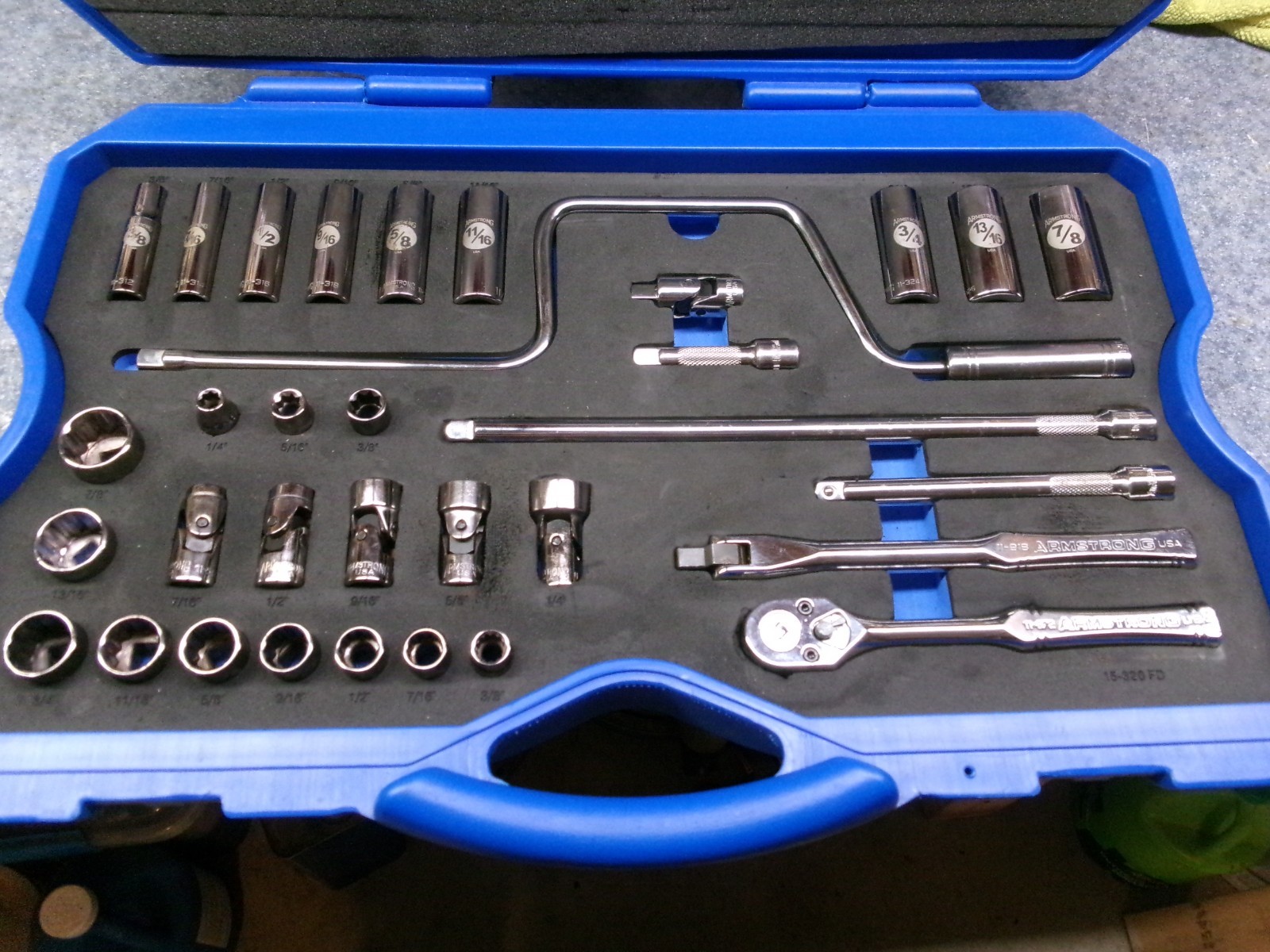 Armstrong Tools USA 33-Piece 3/8″ Drive Socket Set with Foam + Case No 15-320