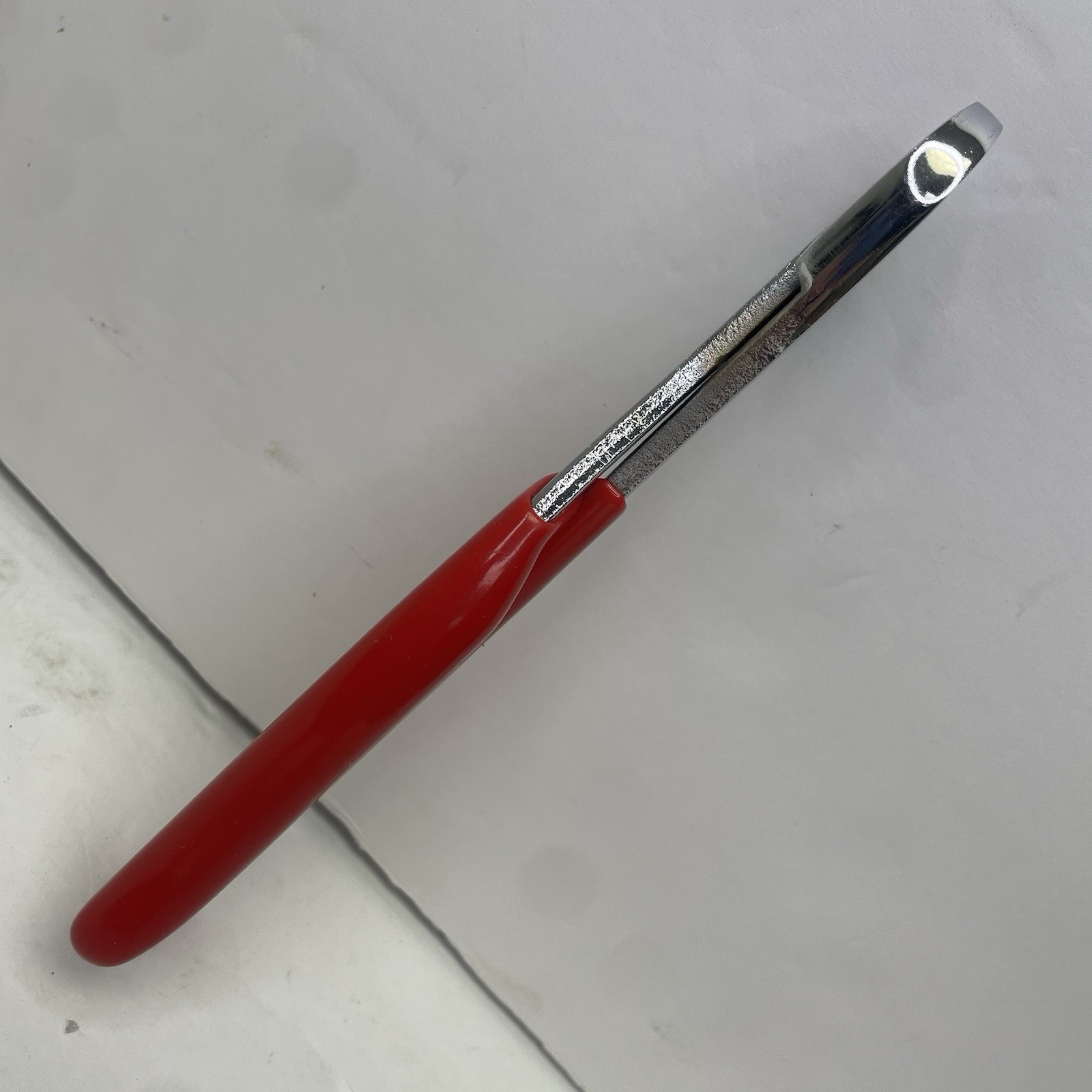 Angle nose battery nut pliers – red handle – 7.5 in – used