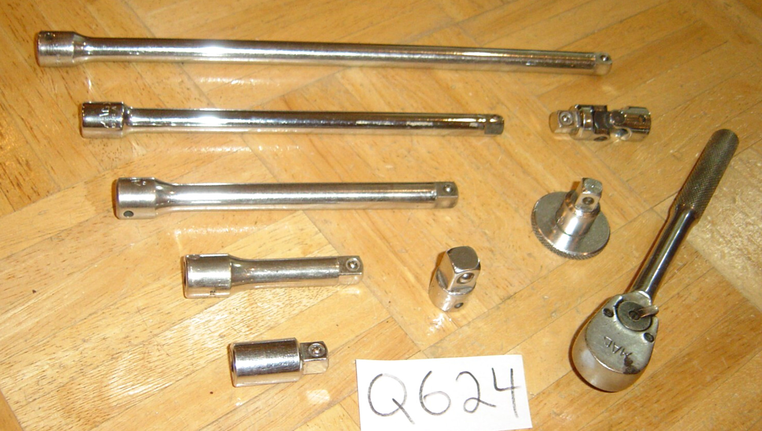 MAC TOOLS 9 PIECE 3/8 DRIVE RATCHET 5 EXTENSIONS, UNIVERSAL AND 2 OTHERS