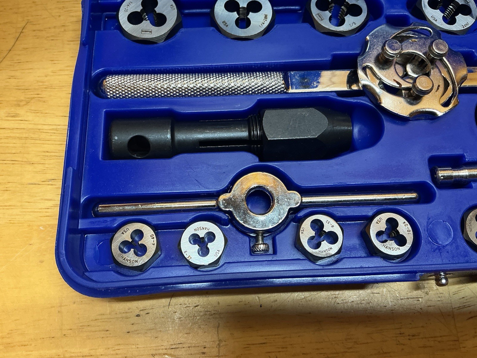 Irwin Hanson 24606 41 Pc. SAE Hex Tap & Die Set (#4-1/2”)