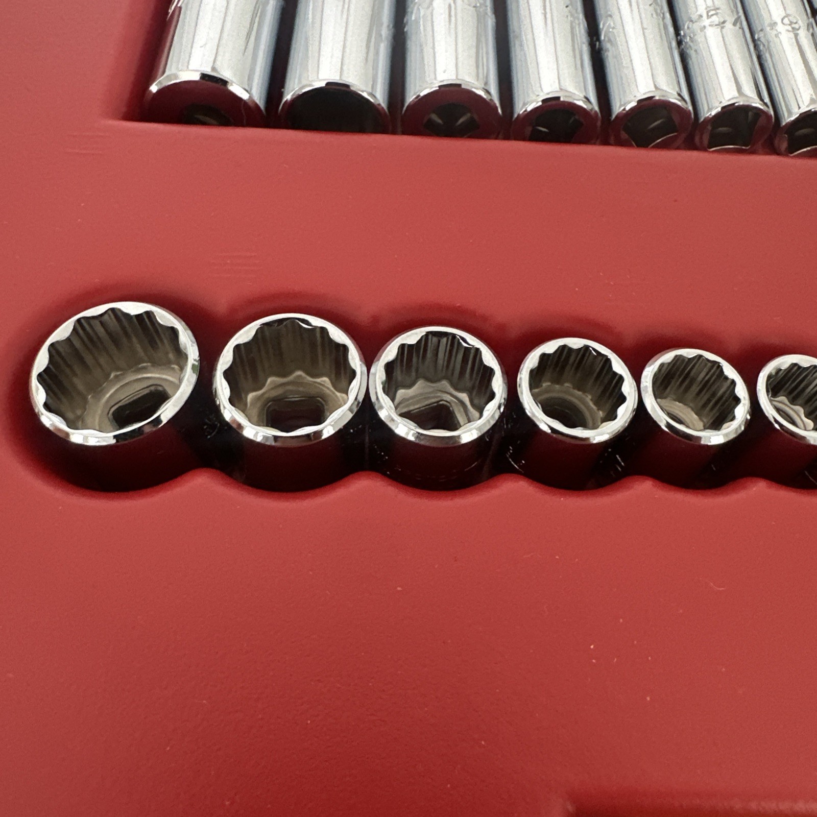 Proto 1/4″ Drive Socket Set 25 Pc. SAE 12 Pt. W/ Case TorquePlus USA No J47118XL