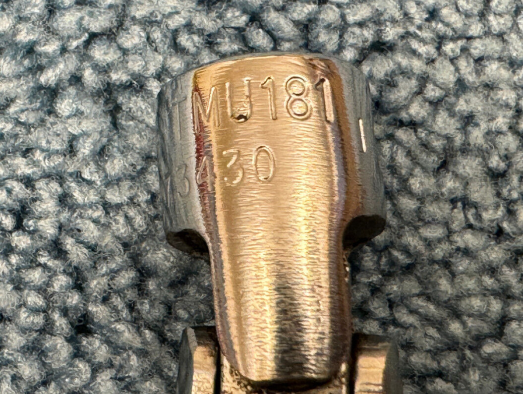 Snap-on 1/4″ Drive 12 Point SAE 9/16″ Shallow Universal Swivel Socket TMU181