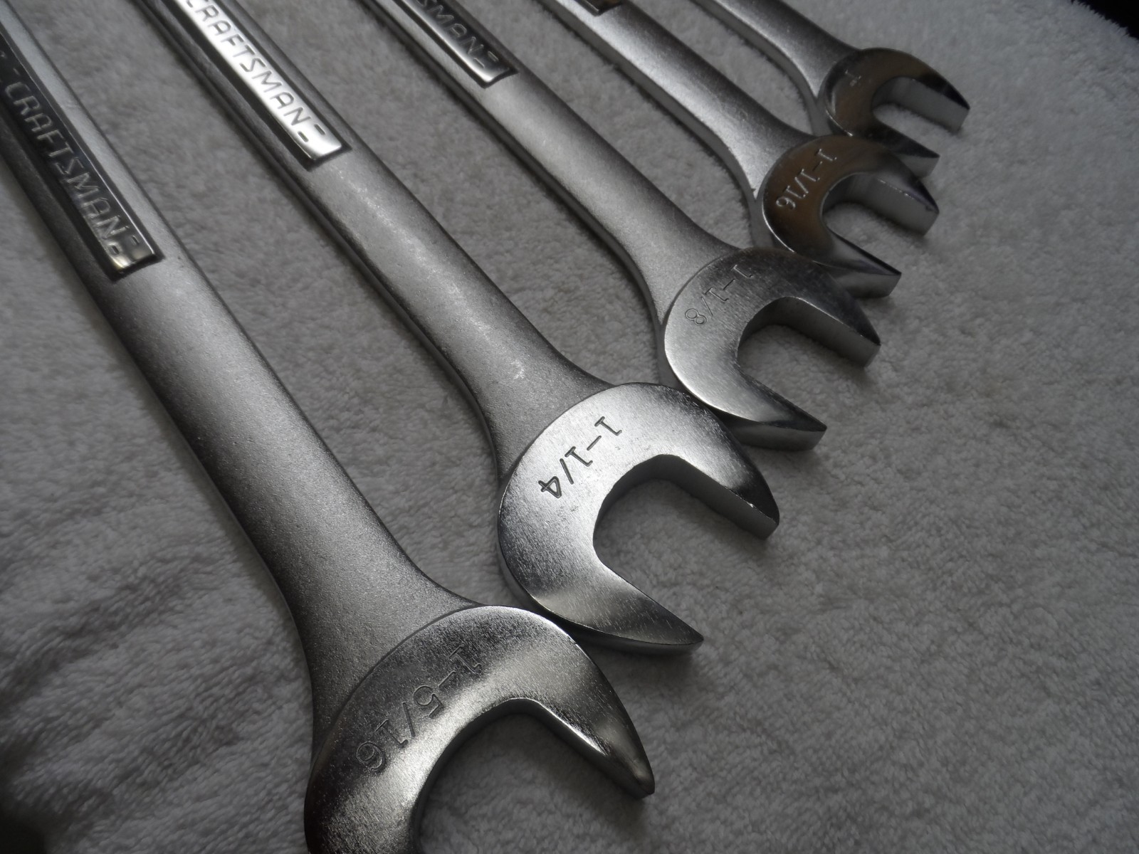 Craftsman SAE Combination Wrench Set, 12 pt, 1″ to 1-5/16″ – 5 pcs (A-AG)