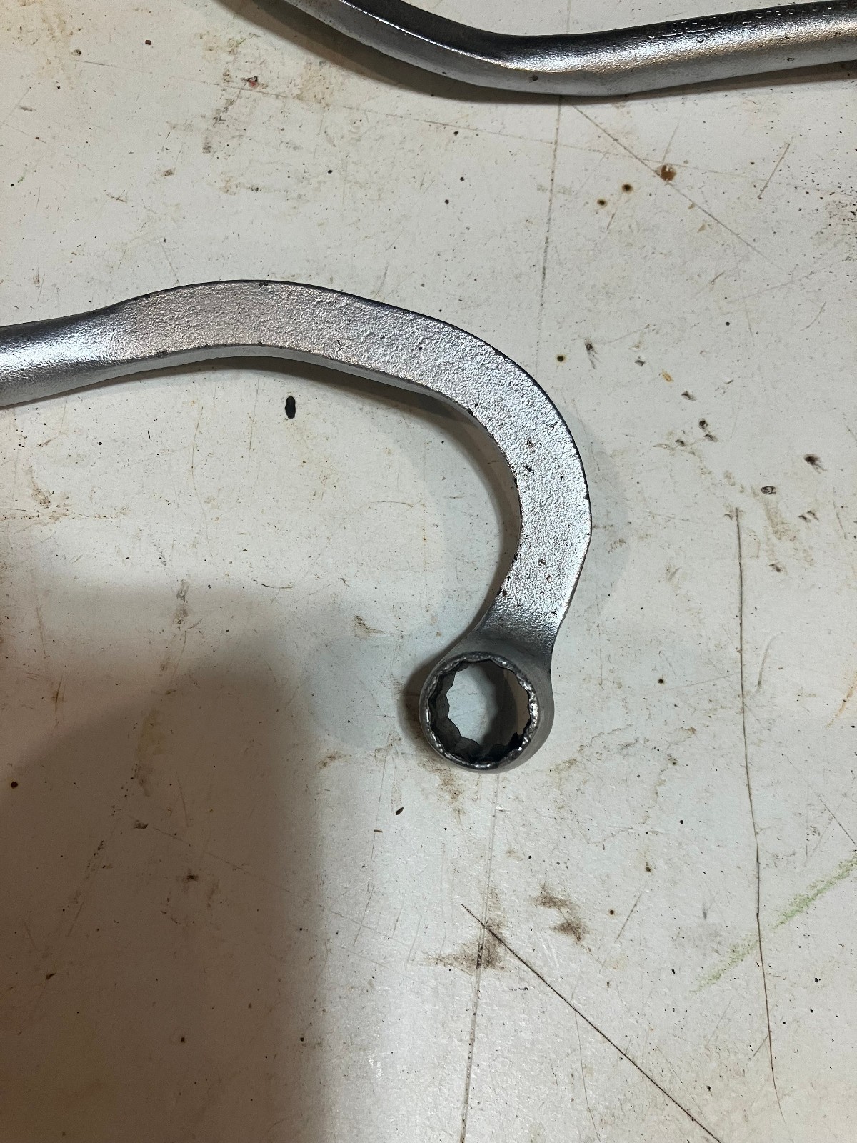 Snap on S9606 and S9608 1/2 in, 12point door hinge wrenches