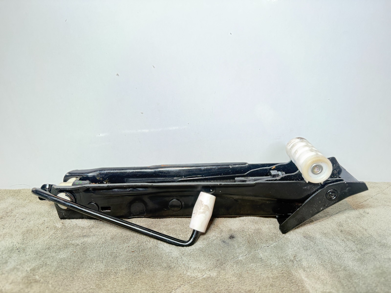 2012-18 Audi A6 S6 A7 S7 Emergency Spare Tire Jack With Mount OEM 4G0011031F