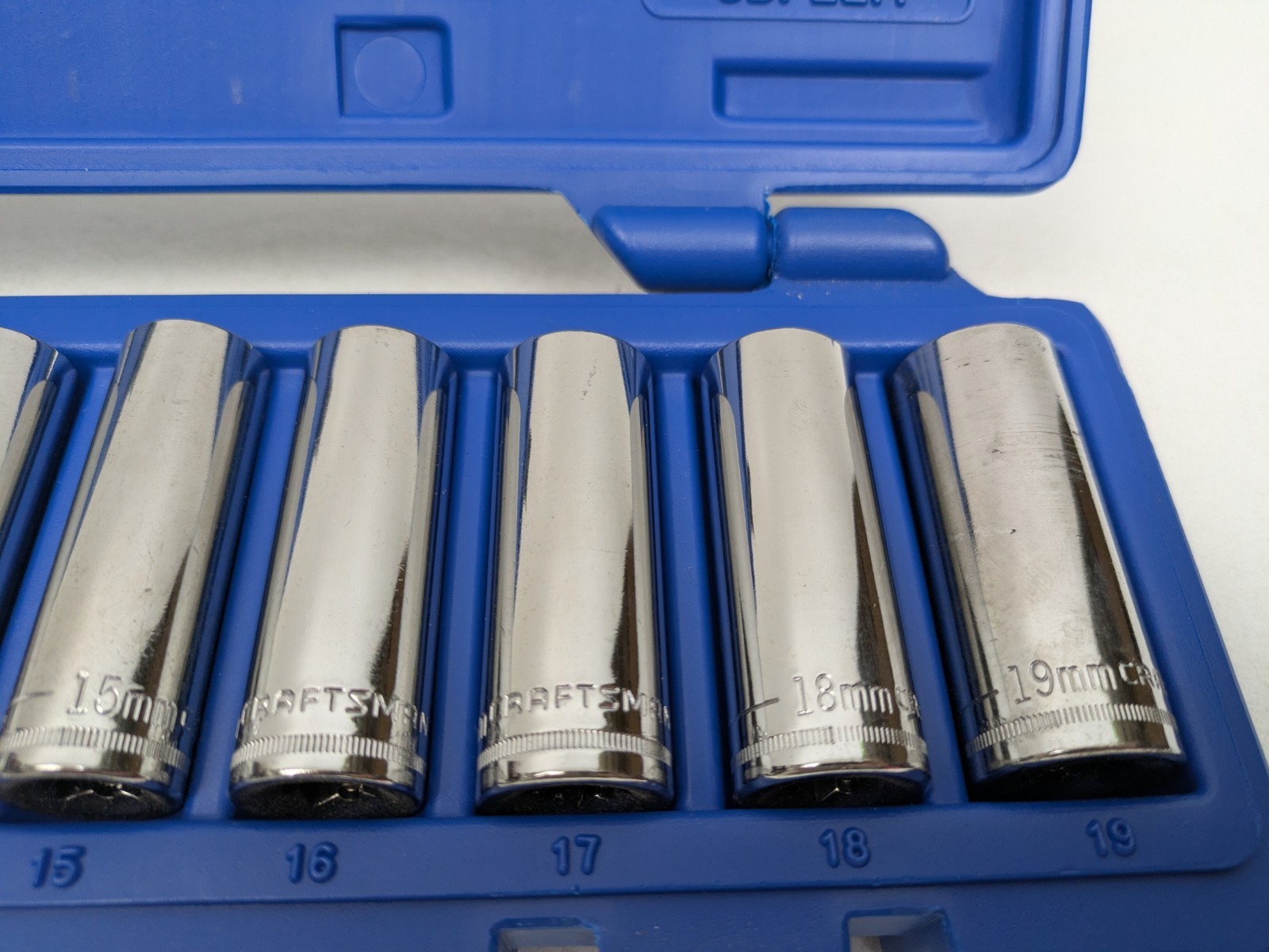 Craftsman 3/8″ Metric Socket Set 12 Point Deep Drive S-AD S-AC 9mm – 19mm 11 Pc.