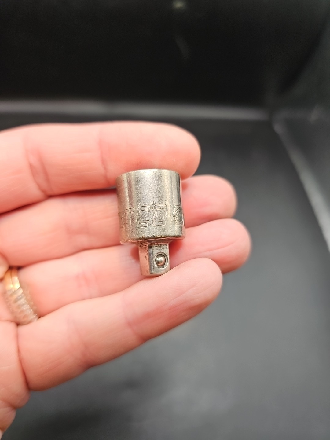 #av622 MATCO TOOLS 3/8″ to 1/4″ REDUCER / ADAPTER CHROME B128A