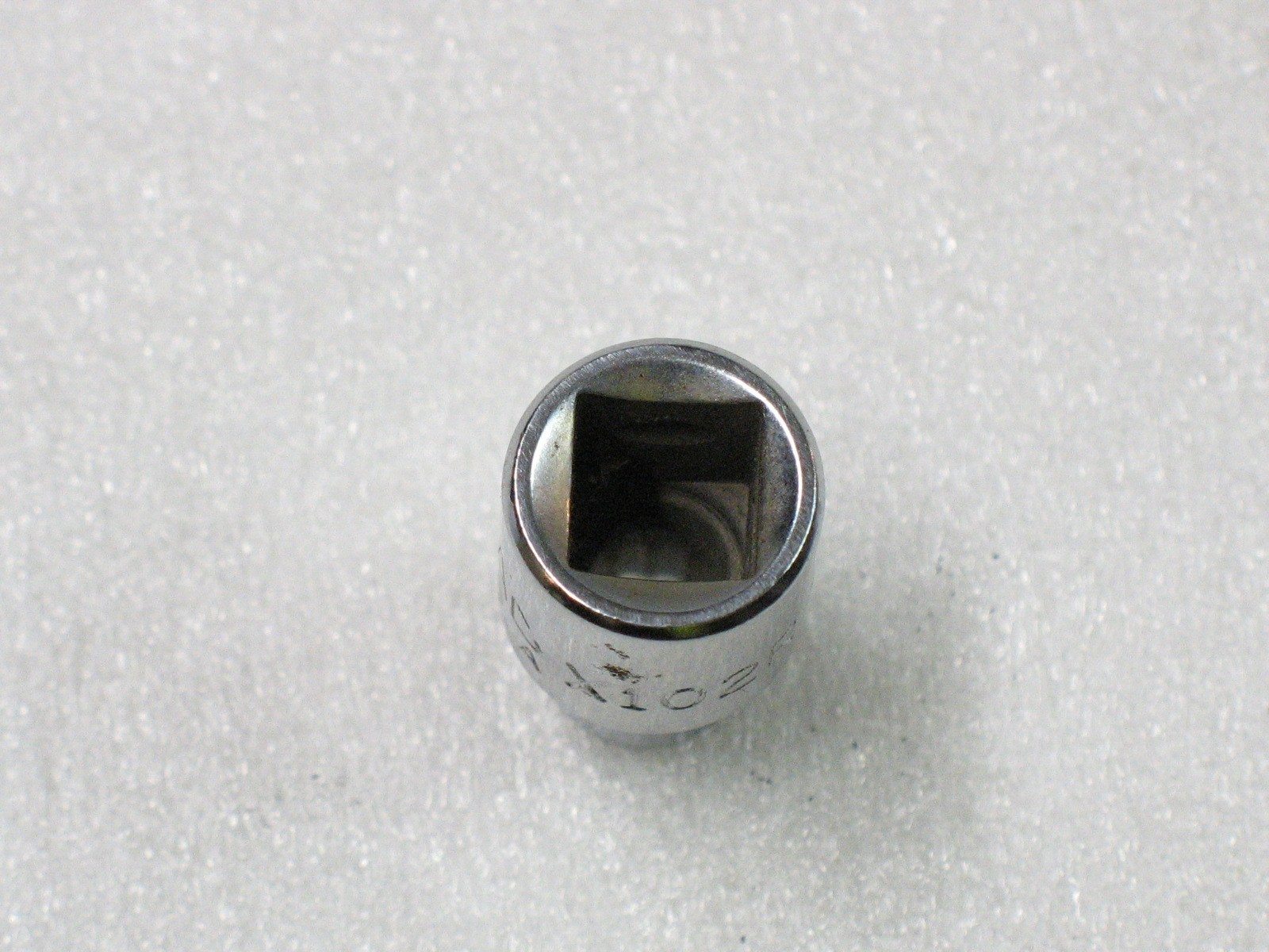 Mac Tools 5/16″ 3/8″ Drive 12 Point Shallow Chrome Socket X102R