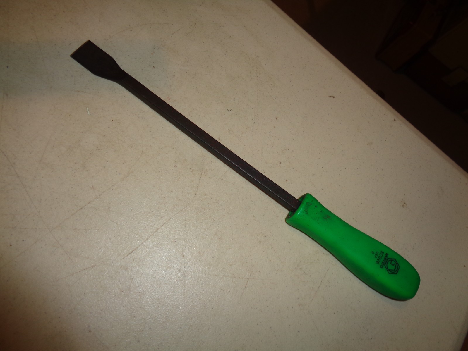 MATCO Tools SCG26 Scraper with Solid Green Handle, 3/4″ x 12″, USA